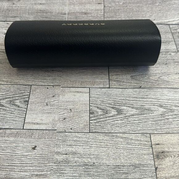 Burberry Glasses Hard Case EUC - Picture 7 of 10